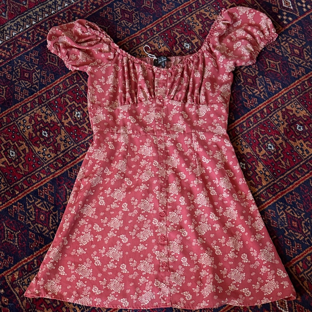 Floral Puff Sleeve Dress | adorable in perfect condition! | size M